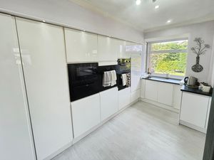 Kitchen- click for photo gallery